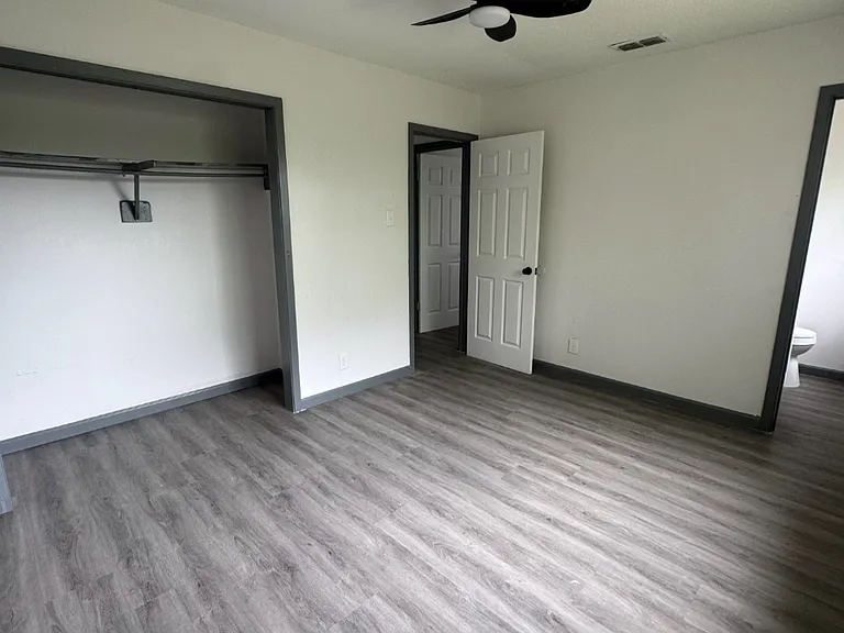6129 Vincent Dr — Photo 10