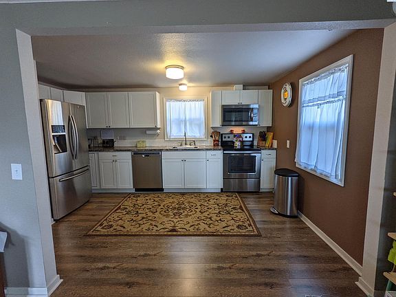 4th image of 1319 Cottonwood Dr