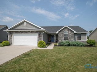 1042 Totem Ln, Bowling Green, OH 43402