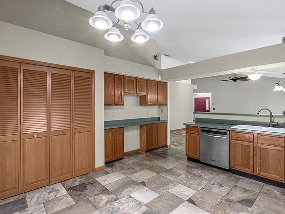 4th image of 7219 Spring Villas Cir