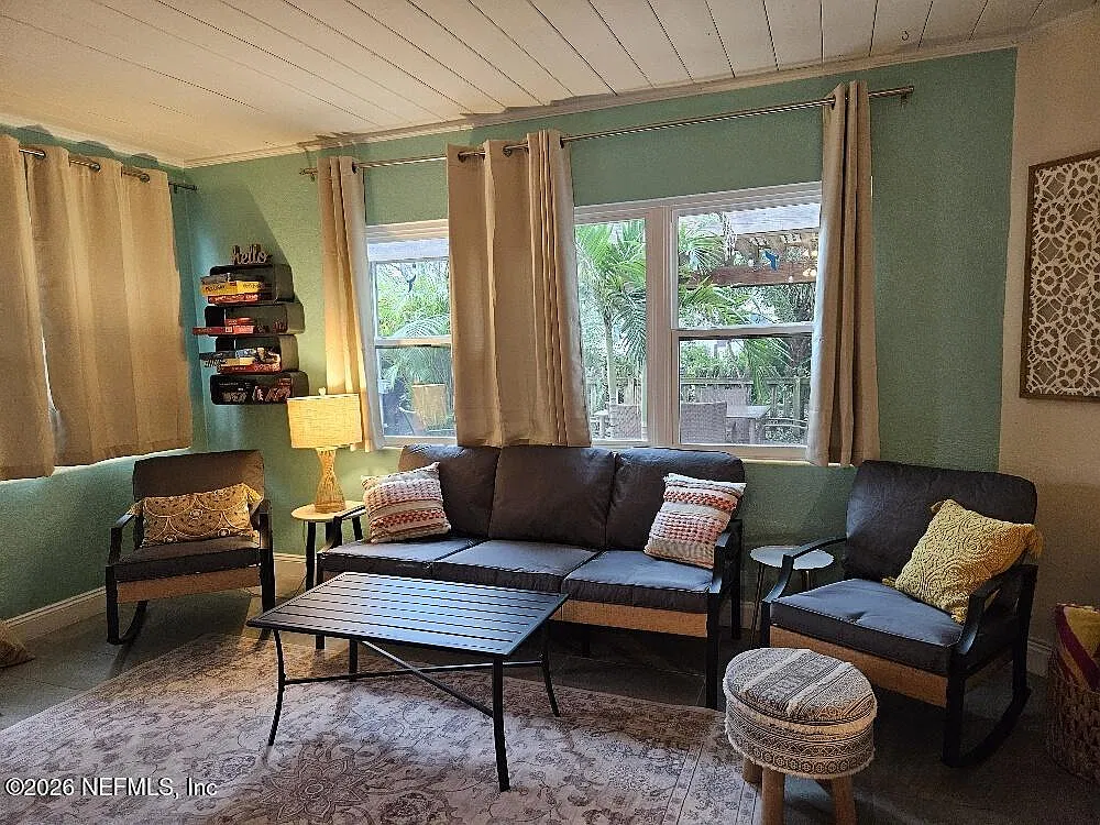 2 bed, 1.0 bath, 737 sqft, $2,200 — Photo 4