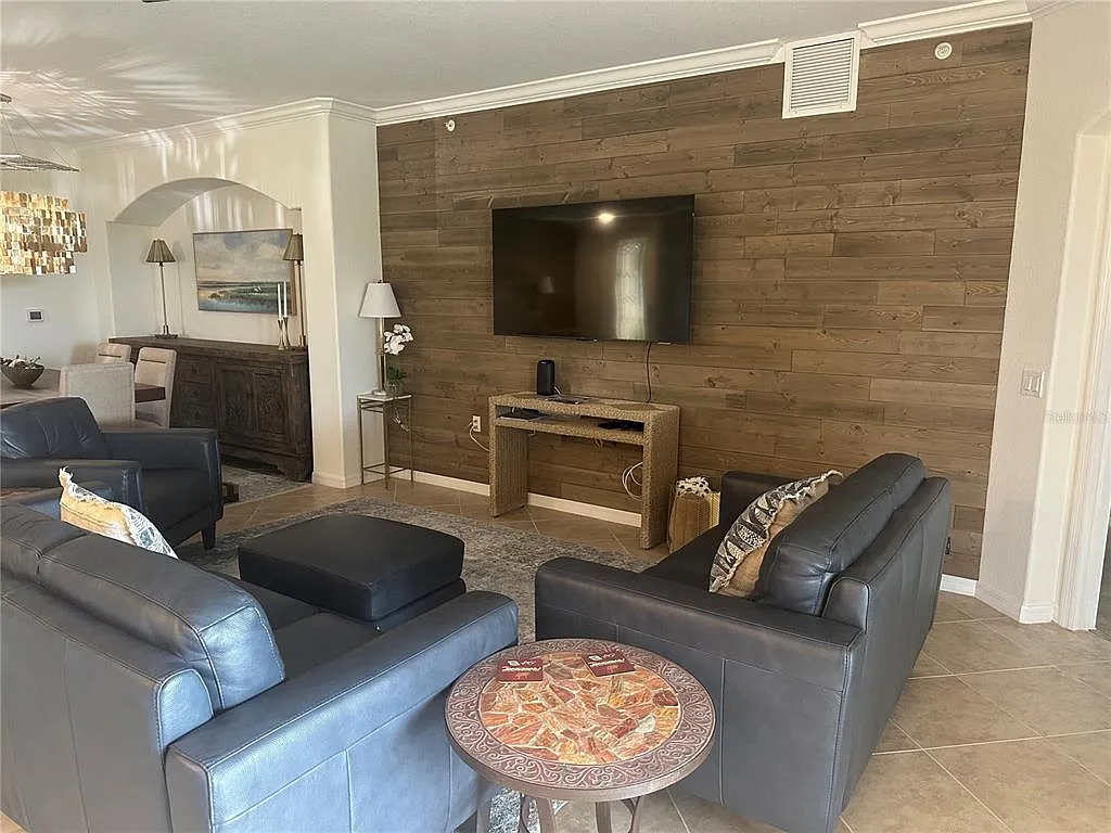 3 bed, 2.0 bath, 1786 sqft, $2,800 — Photo 3