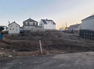 28 Alaska St, Providence, RI 02904