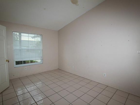 3rd image of 950 N Jerico Dr