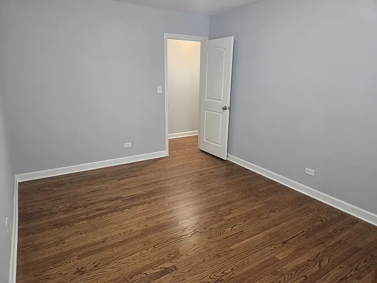 6605 N Northwest Hwy #1 — Photo 12