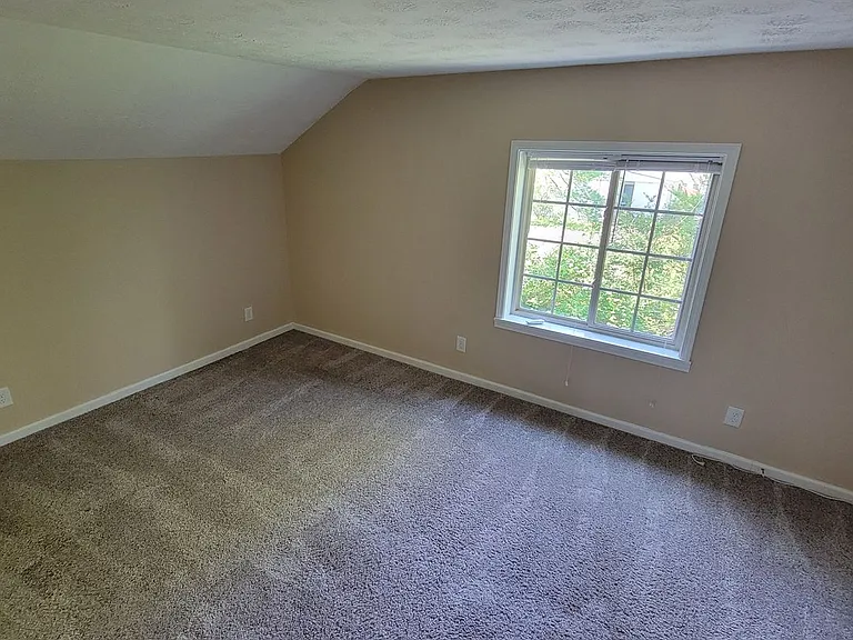 250 E Main St — Photo 15
