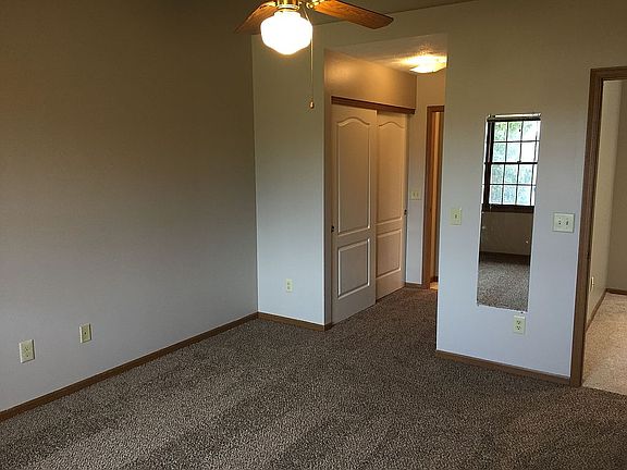 New carpet throughout