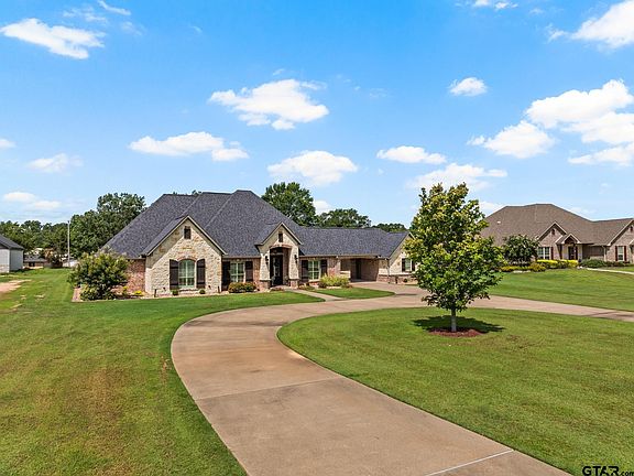 2nd image of 204 Private Road 54166