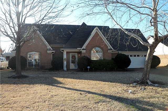 1st image of 4525 Meadow Cliff Dr