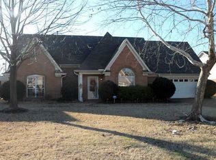 4525 Meadow Cliff Dr, Memphis, TN 38125