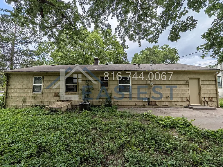 8901 E Gregory Blvd — Photo 23