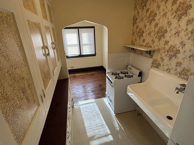 939 N Church St — Photo 9