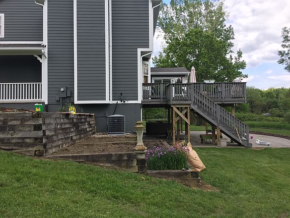 5th image of 100 Betsy Ln
