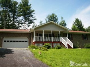 4050 Turnpike Rd, Horse Shoe, NC 28742