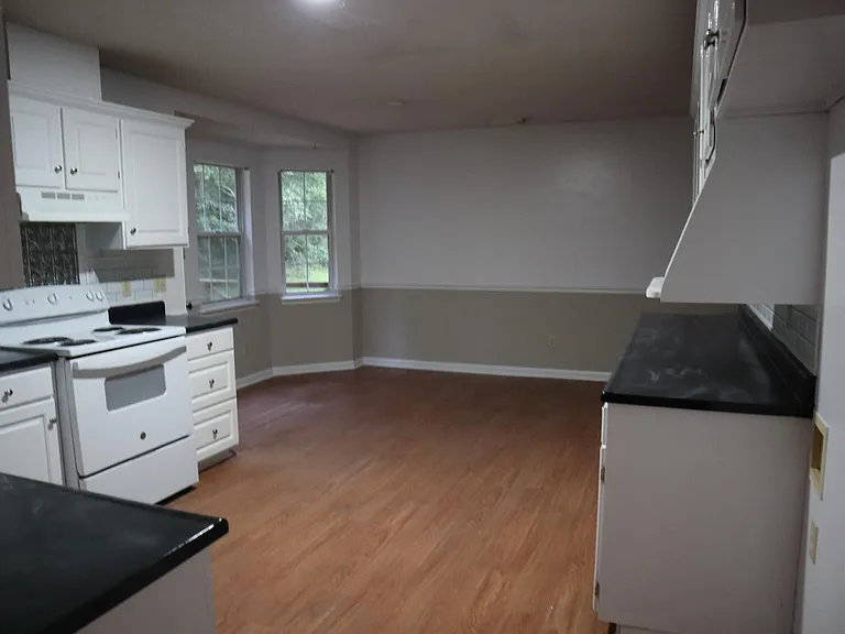 314 Zetterower Rd — Photo 9