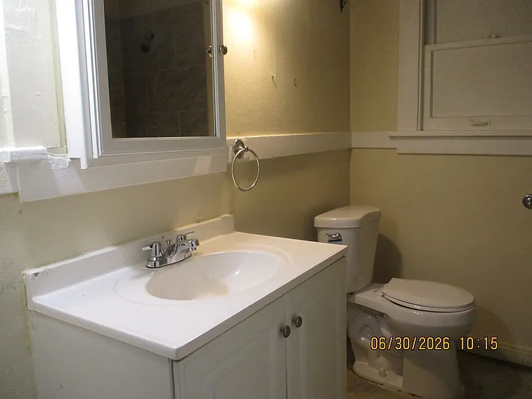 301 W 3rd St — Photo 8