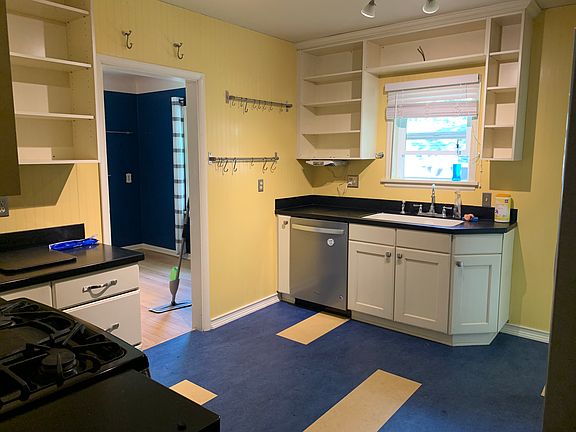 3rd image of 2027 Virginia Ln