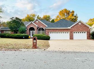 88 Norfork Dr, Maumelle, AR 72113