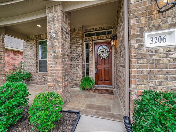 3rd image of 3206 Palacious Falls Ln