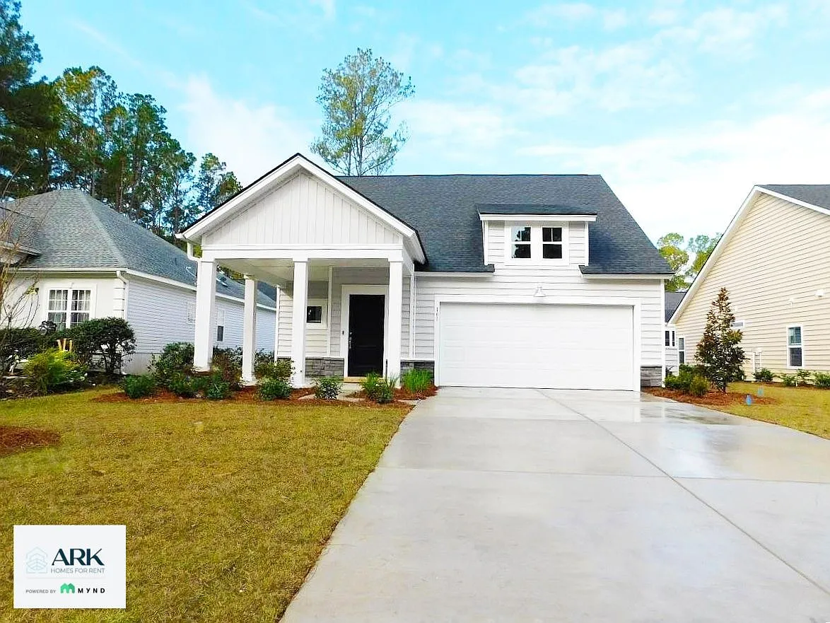 3 bed, 2.0 bath, 1430 sqft, $1,915 — Photo 1