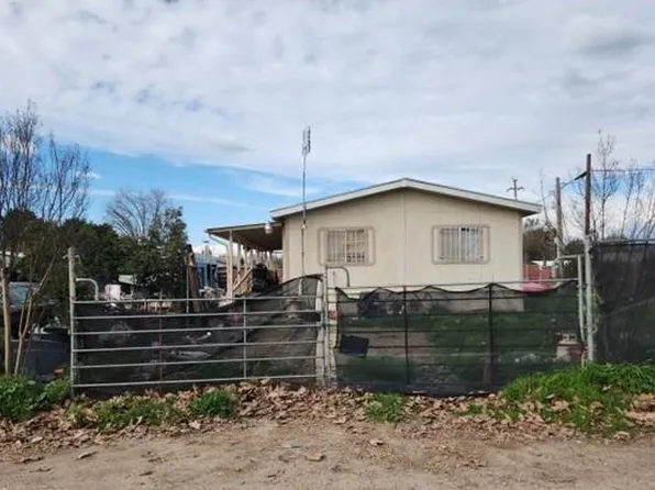 83 S Piedra Rd, Sanger, CA 93657