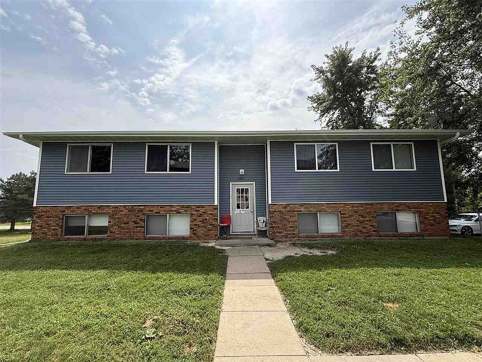 2nd image of 2841 Cory Ct SW