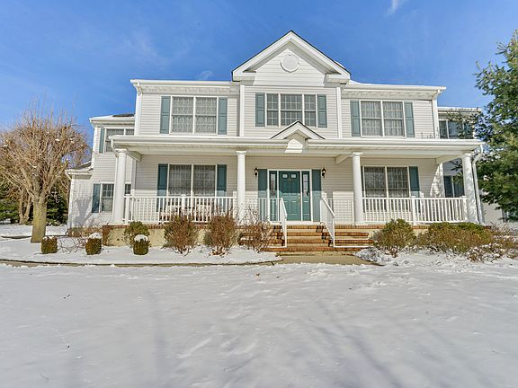 3rd image of 15 Bergen Dr