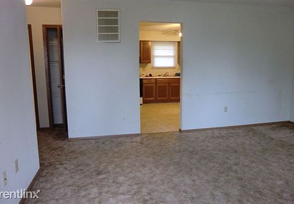 B Living Room 2-7-12