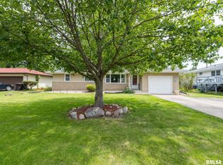 1213 Springfield Rd, East Peoria, IL 61611