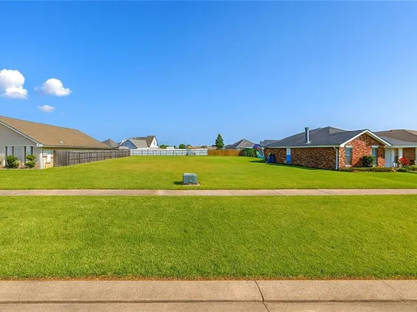 4317 E Genie St, Meraux, LA 70075