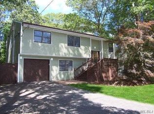 95 Jamaica Ave, Medford, NY 11763