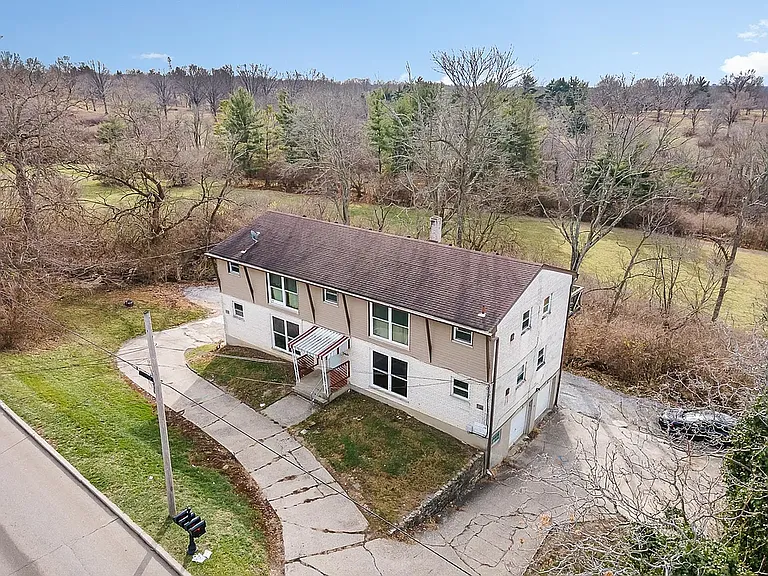 2465 E Galbraith Rd #3 — Photo 1