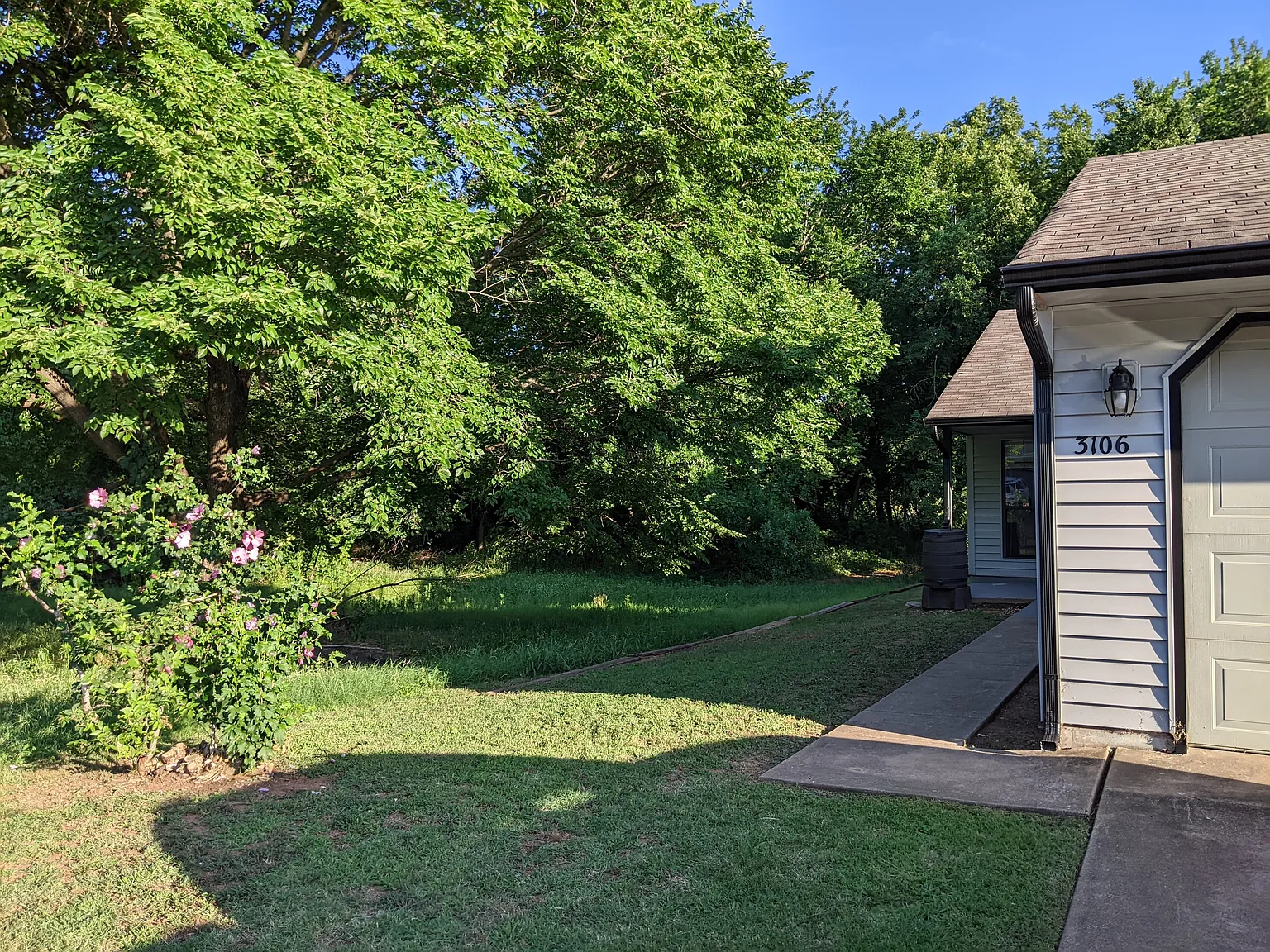 2 bed, 1004 sqft, $1,500 — Photo 2