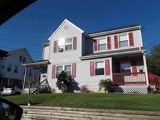 3rd image of 414 Collingdale Ave