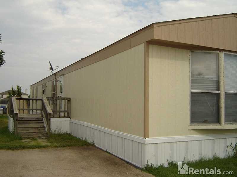 1st image of 726 Pamela Ave
