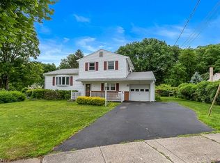 101 Nancy Ln, Hackettstown, NJ 07840