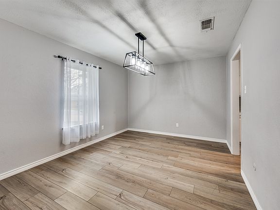 3rd image of 7404 Forrest Ln