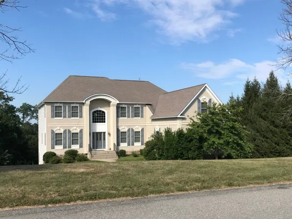 47 Spy Glass Hl, Hopewell Junction, NY 12533