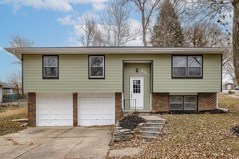 1st image of 8907 Lee Dr #1