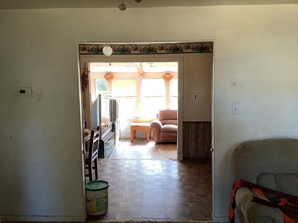 1st image of 254 Lakeside Dr