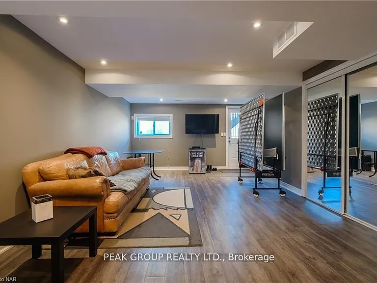 9 Flynn Ct — Photo 11