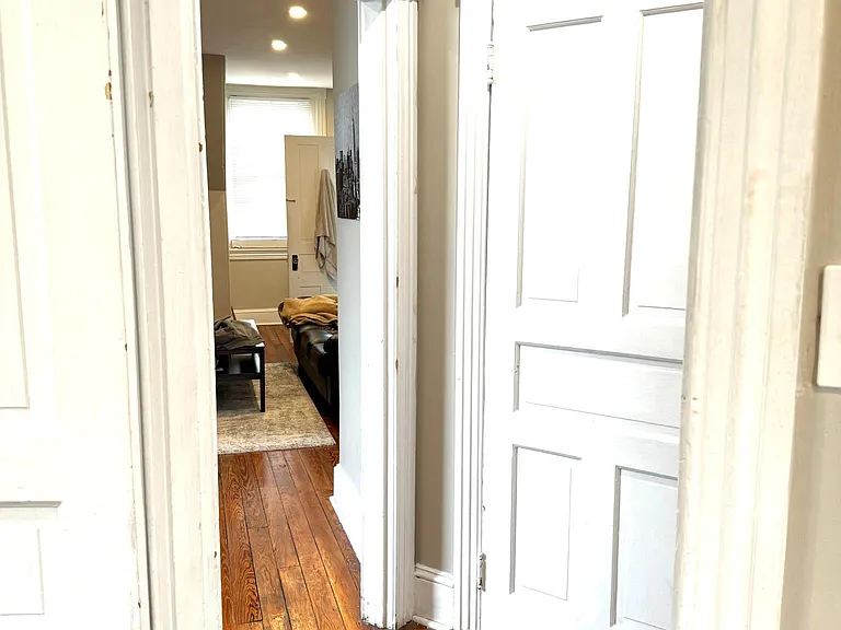 450 Lyceum Ave #4 — Photo 11