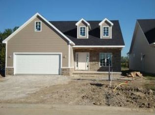 2210 Falling Waters Ln, Perrysburg, OH 43551