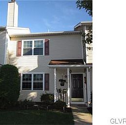 1st image of 902 Briarwood Dr