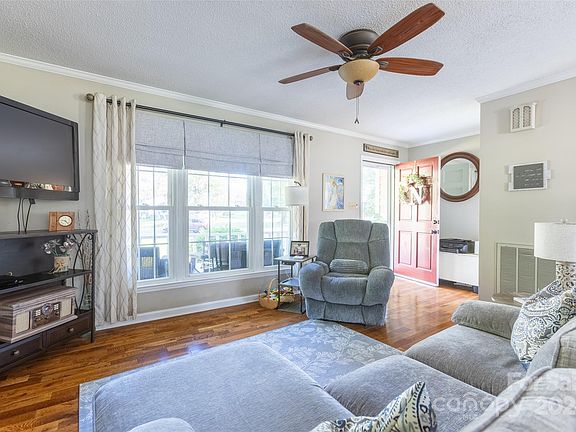 4th image of 2075 Pine Needle Ct