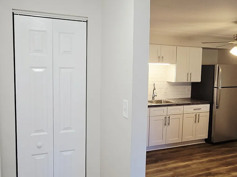 11011 - 13 South Lloyd Drive - #9 — Photo 17