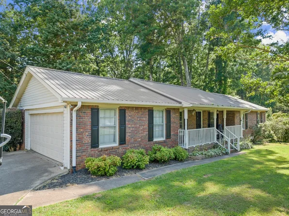 4203 Walnut Cir, Flowery Branch, GA 30542
