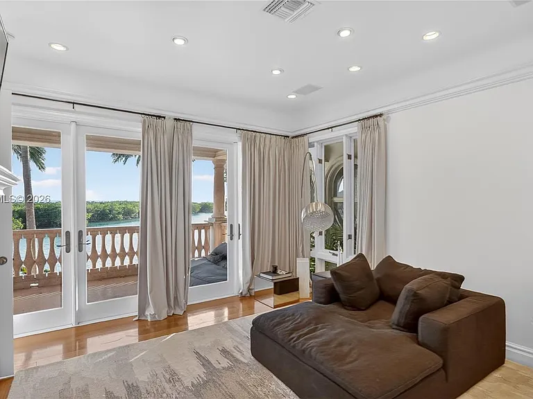 260 Cape Florida Dr — Photo 55
