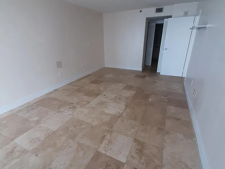 555 NE 15th St #28D — Photo 17