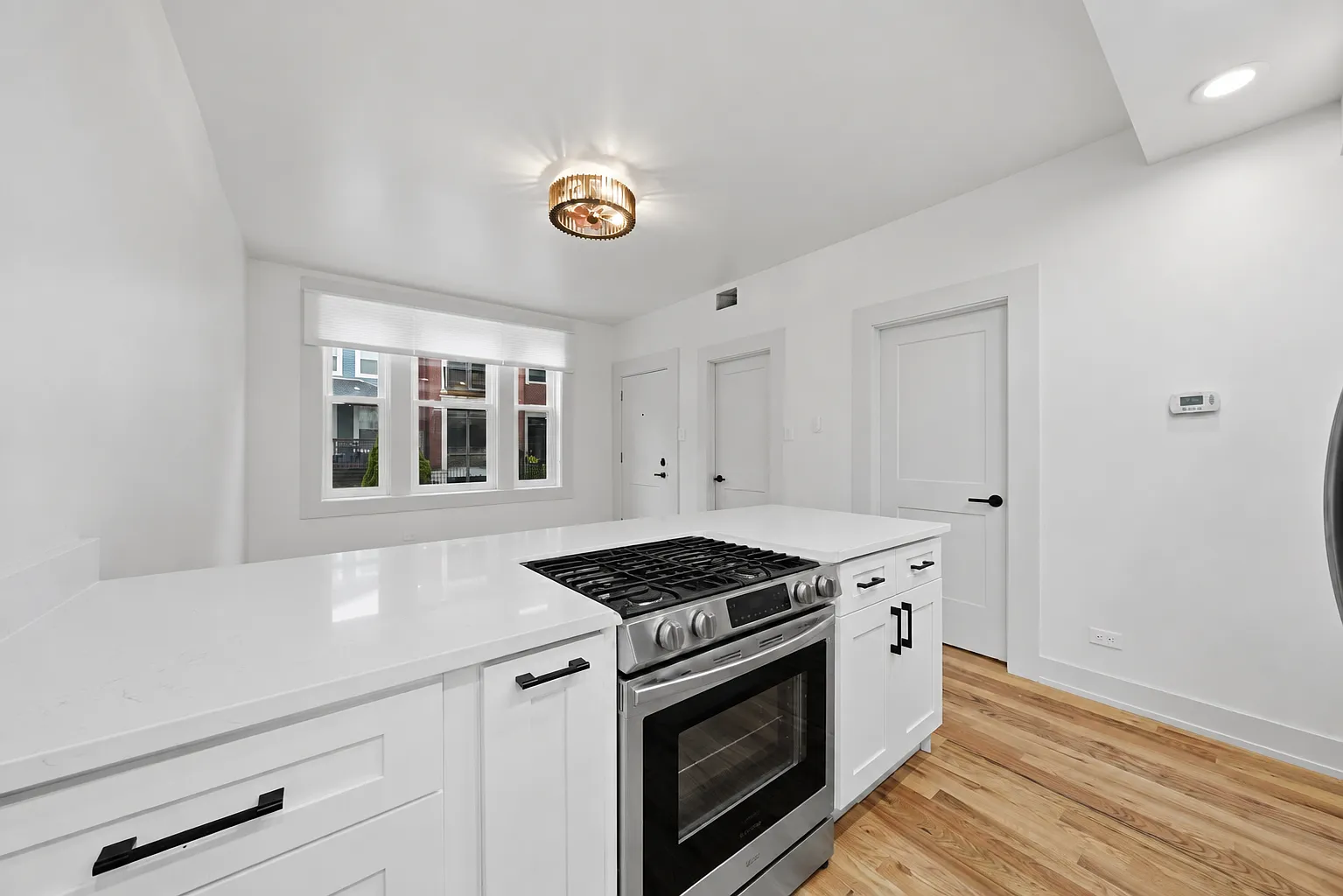 1514 W Fry St — Photo 4